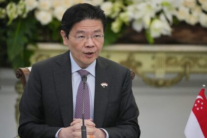 Singapore Prime Minister increases his salary by $1.1 million