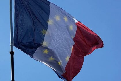 French blockade looms over EU plan to speed up trade deals in English