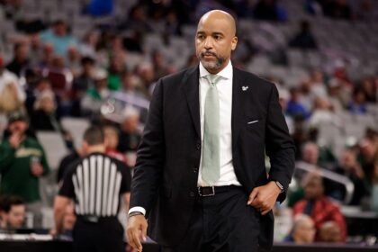 South Florida men’s basketball team mourns the loss of coach Amir Abdur-Rahim