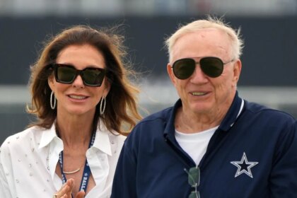 Jerry Jones’ kids involved in freak car accident outside stadium before game vs 49ers: report