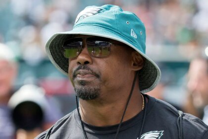 NFL legend Brian Dawkins reflects on marching in 5K with US veterans for suicide prevention: ‘Honor for me’