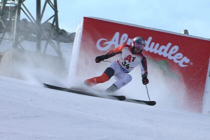 A smile on Marcel Hirscher’s face as he completes his second run after five years away from skiing – Alpine Skiing video