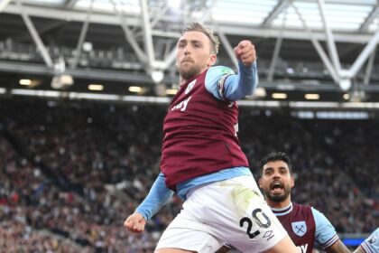 West Ham 2-1 Manchester United: Late penalty drama sees Hammers home and piles more pressure on Erik ten Hag