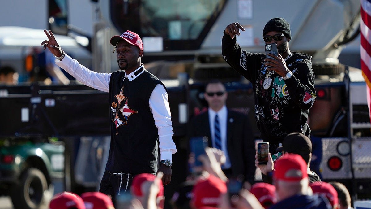 Le'Veon Bell and Antonio Brown at Trump rally