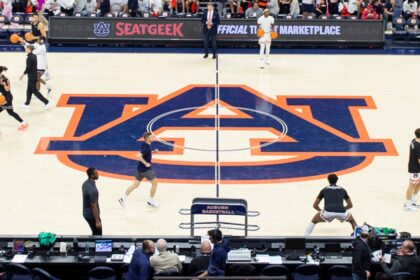 Plane appearing to carry Auburn’s men’s basketball team diverted due to in-flight altercation: report