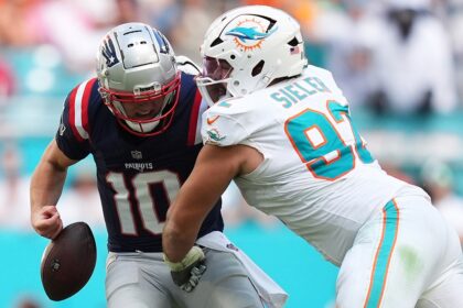 Dolphins’ Zach Sieler performs Trump dance after big play vs Patriots