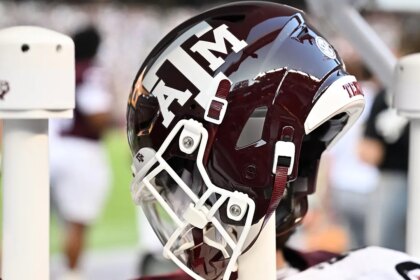 Texas A&M superfan proposes to girlfriend during ESPN’s ‘College GameDay’ ahead of rivalry game vs. Texas