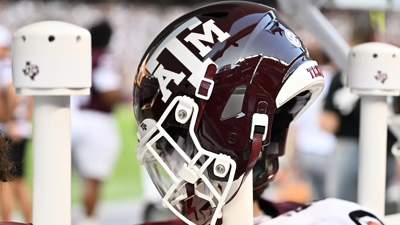 Texas A&M superfan proposes to girlfriend during ESPN’s ‘College GameDay’ ahead of rivalry game vs. Texas