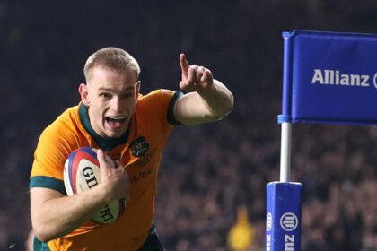 England 37- 42 Australia: Wallabies score last-minute try in thrilling Twickenham finale to seal stunning win