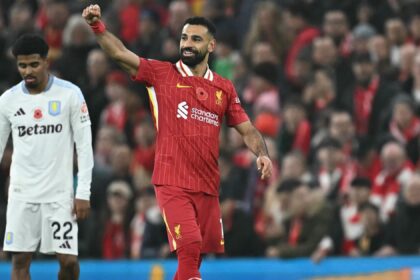 Liverpool 2-0 Aston Villa: Reds move five points clear after goals from Darwin Nunez and Mohamed Salah