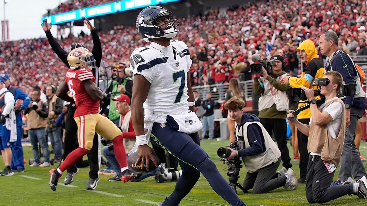 Geno Smith celebrates