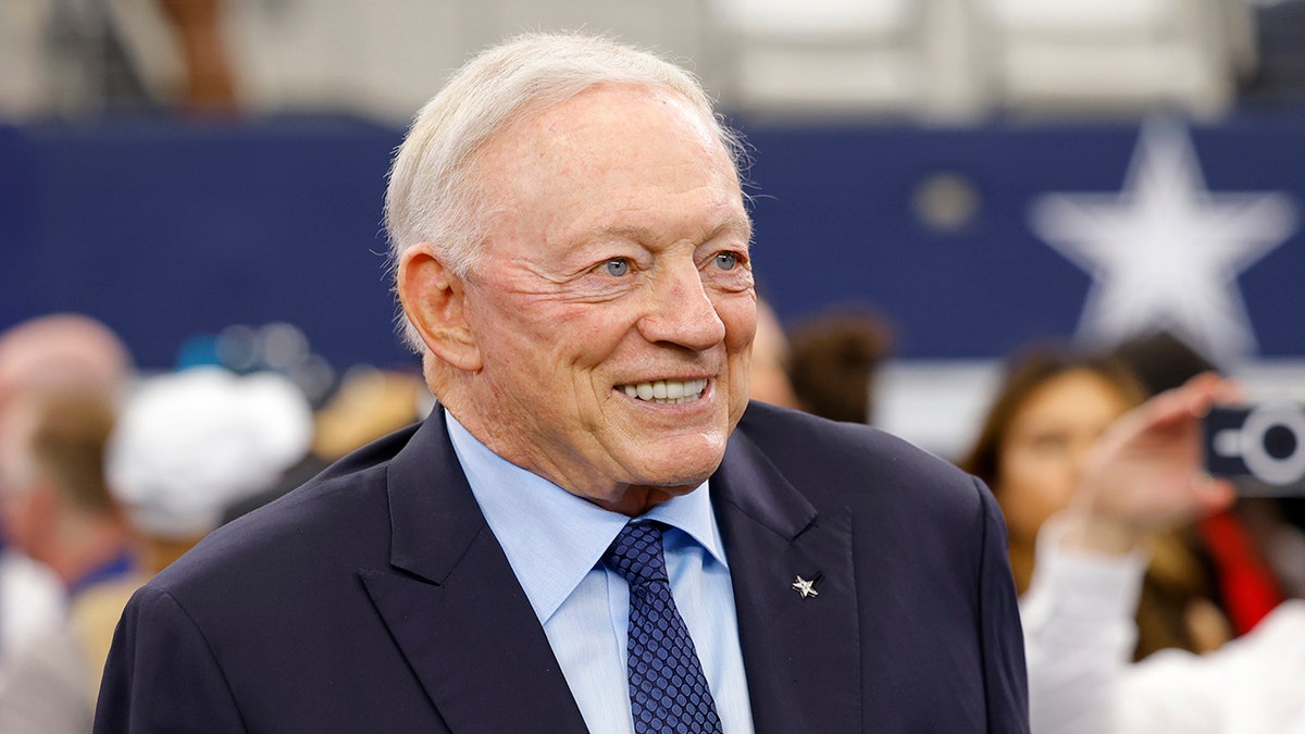 Jerry Jones on the field during warm ups