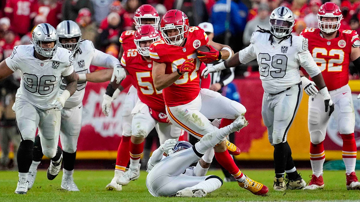 Travis Kelce in action