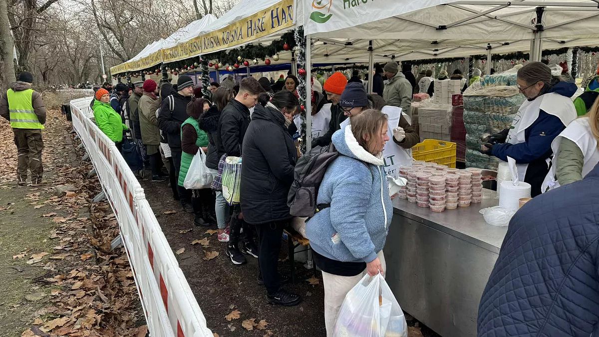 Meals served at Christmas charity event in Budapest reach thousands