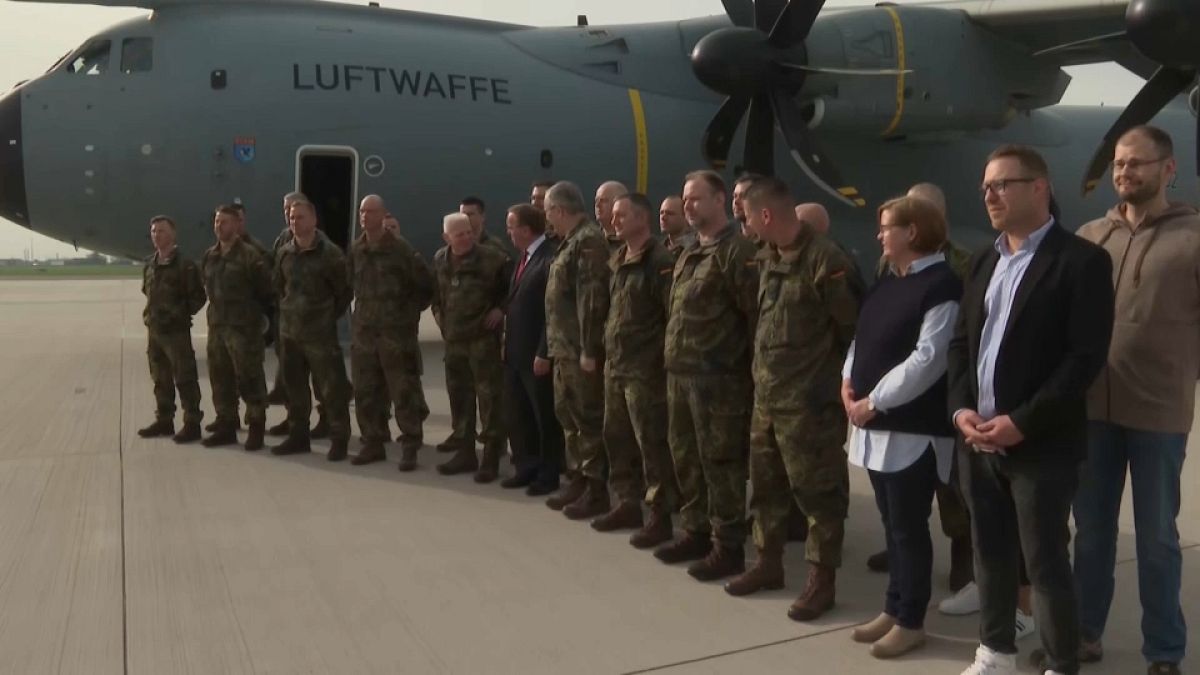 Germany: defense minister wants to expand armed forces