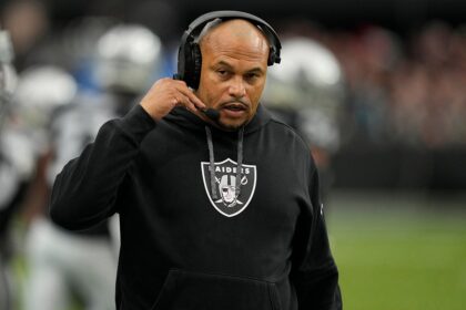 Raiders’ Antonio Pierce says team ‘heard a whistle’ ahead of game-deciding botched snap in loss to Chiefs