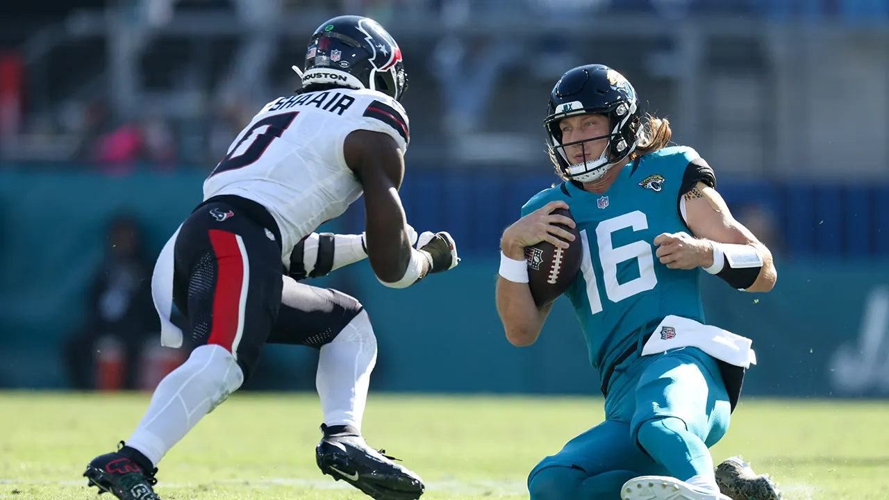 Texans’ DeMeco Ryans suggests Trevor Lawrence bares some blame for brutal hit, says Jags players overrated