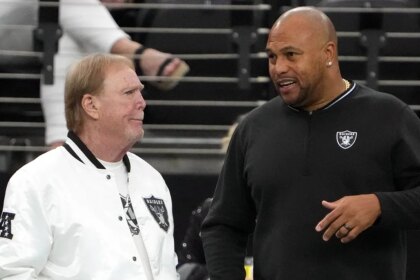 Raiders owner Mark Davis offers telling response to speculation about Antonio Pierce’s future