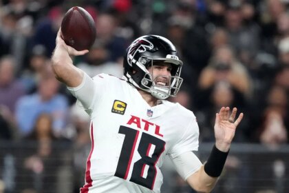 Falcons snap 4-game losing streak in much-needed win over Raiders