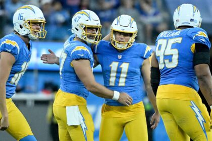 Chargers take advantage of obscure NFL rule with free kick field goal last successful in 1976