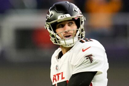 Michael Strahan gives hard truth to Kirk Cousins after rookie Michael Penix shines in first Falcons start