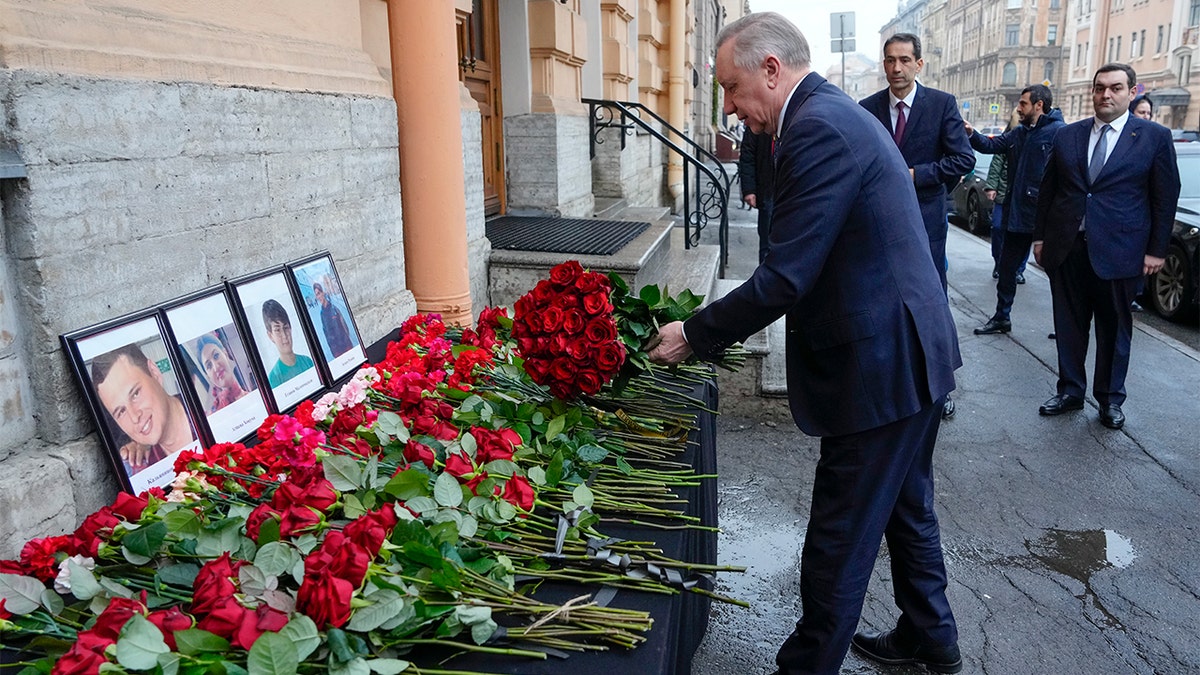 Memorial for Azerbaijan plane crash victims in St. Petersburg