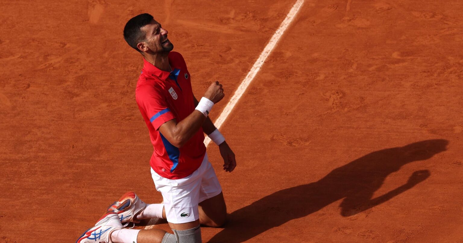 Watch emotional moment as ecstatic Novak Djokovic collapses to ground after beating Carlos Alcaraz for Olympic gold – Tennis video