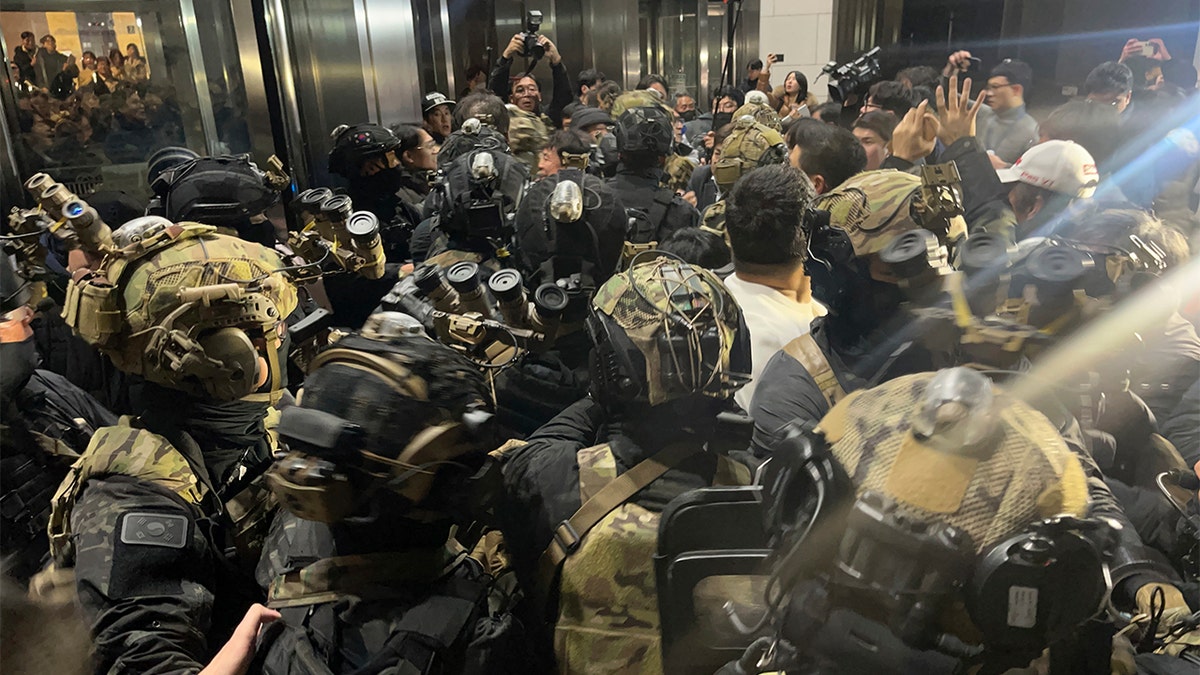 South Korean soldiers attempt to enter National Assembly compound