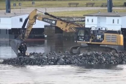 Thousands evacuated in Dresden after discovery of World War II bomb