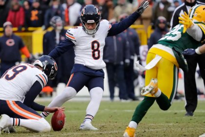 Bears’ game-winning field goal drops Packers in NFC playoff seeding, snaps 10-game losing streak