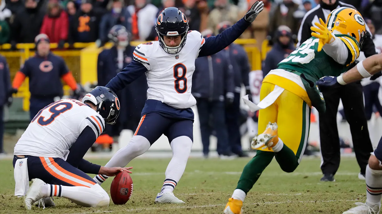 Bears’ game-winning field goal drops Packers in NFC playoff seeding, snaps 10-game losing streak