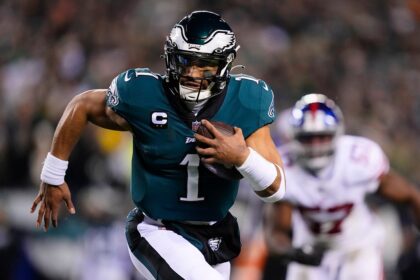 Eagles’ Jalen Hurts, dealing with concussion, takes step forward for potential playoffs return