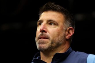 Mike Vrabel in negotiations to become next Patriots head coach: report