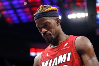 Heat suspend Jimmy Butler again after missing flight for road trip: report