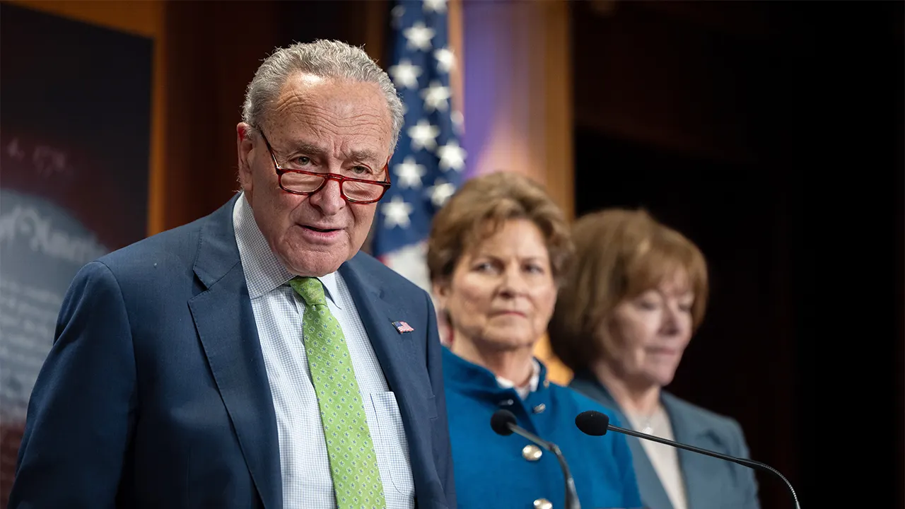 Schumer supports Democrats delaying all Trump nominees that lack unanimous support