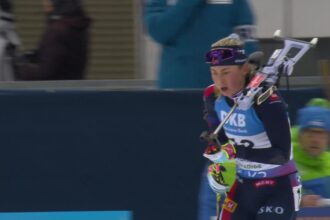 ‘What’s happened?!’ – Ingrid Landmark Tandrevold’s rifle harness breaks in ‘unbelievable’ scenes – Biathlon video