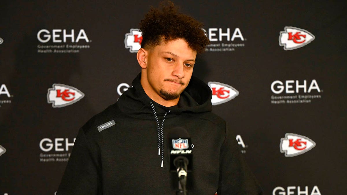 Patrick Mahomes talks to reporters