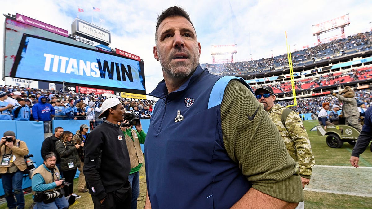 mike vrabel with titans