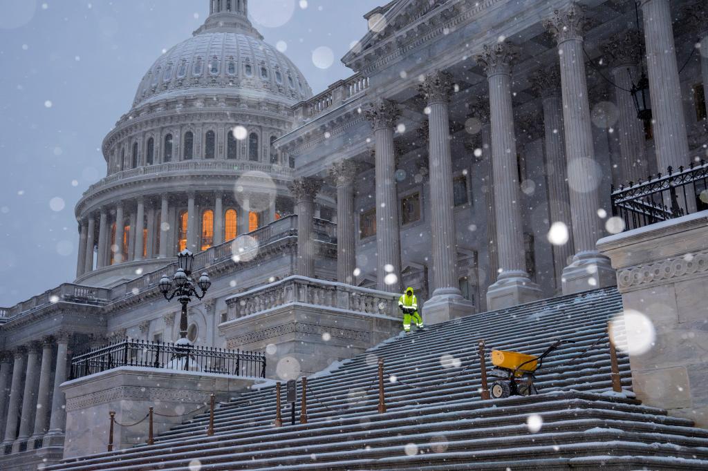 Jan. 6 election certification live updates: National Guard deploys 500 troops to US Capitol