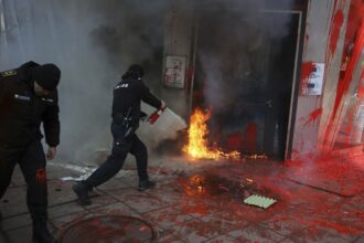 Bulgarian nationalists stage protest against plans to join eurozone