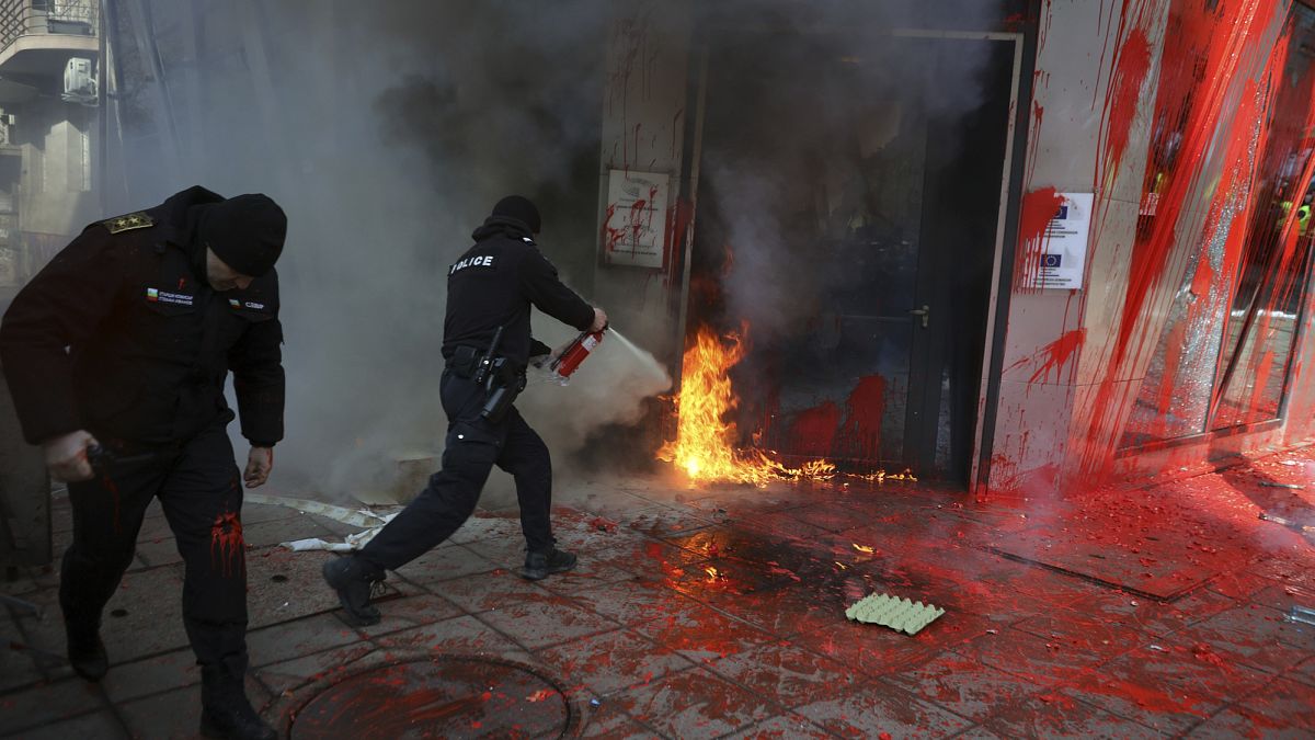 Bulgarian nationalists stage protest against plans to join eurozone