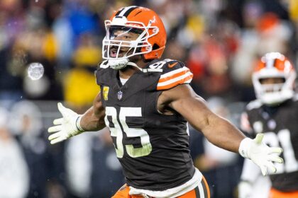 Myles Garrett, Browns at odds about his future with team; star lineman not open to extension: report