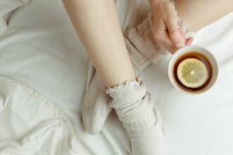 8 Best Herbal Teas to Reduce Stress and Promote Sleep