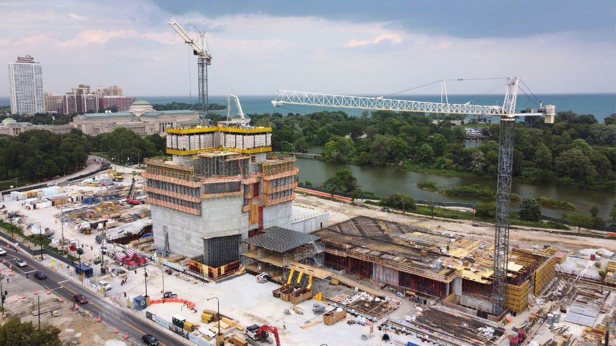 Obama Presidential Center being built