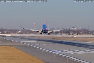 Southwest plane nearly collides with private jet at Chicago Midway airport