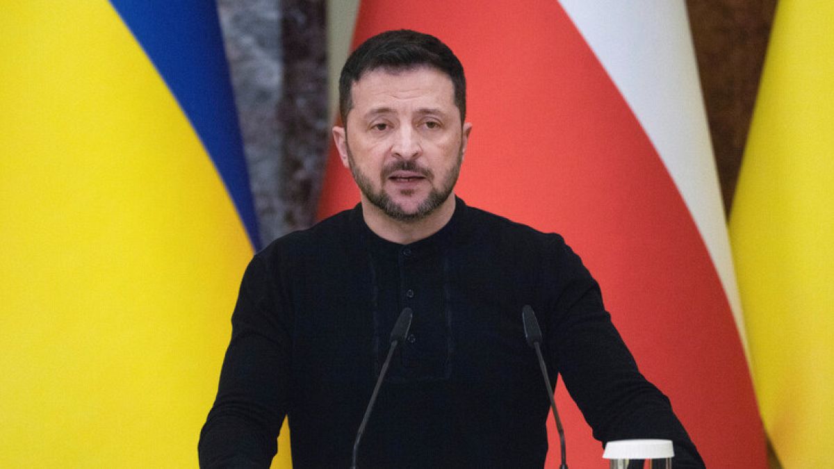 Zelenskyy accuses Putin of stalling peace efforts ahead of Saudi talks