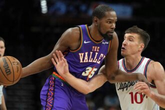 Suns’ Kevin Durant, coach Mike Budenholzer share intense moment in comeback win over Clippers