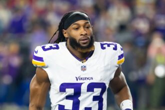 Vikings bring back Aaron Jones after successful first season in Minnesota