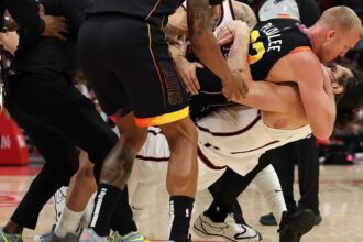 Suns-Rockets brawl results in two ejections after Mason Plumlee, Steven Adams wrestle each other to the ground