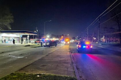 Texas man flees scene after crashing car at 100 mph, leaving his critically injured family behind: police